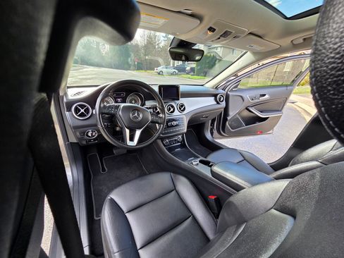 Used 2015 Mercedes-Benz GLA 250 4MATIC image 4