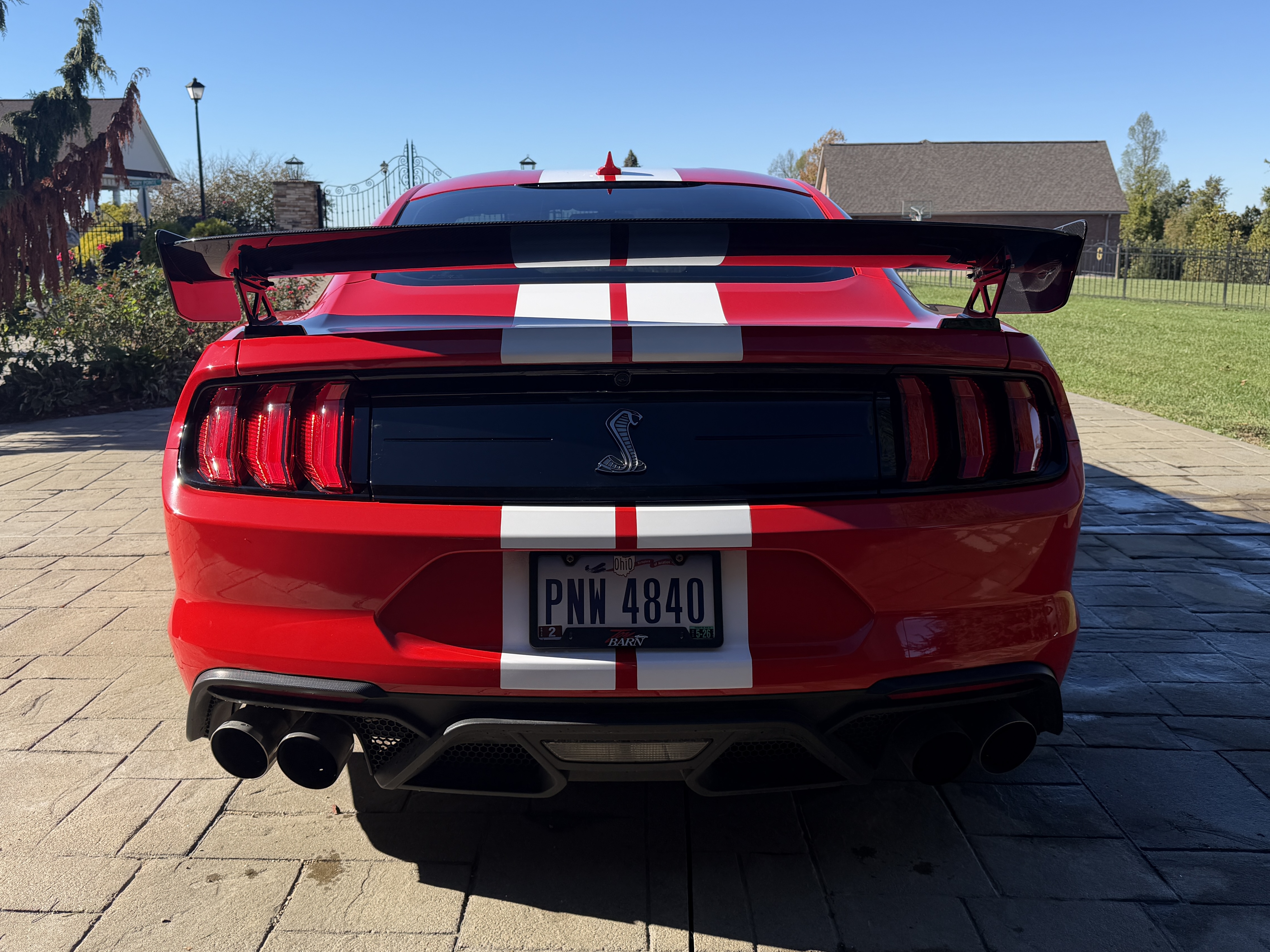 Used 2021 Ford Mustang Shelby GT500 w/ Carbon Fiber Track Pack RWD image 12