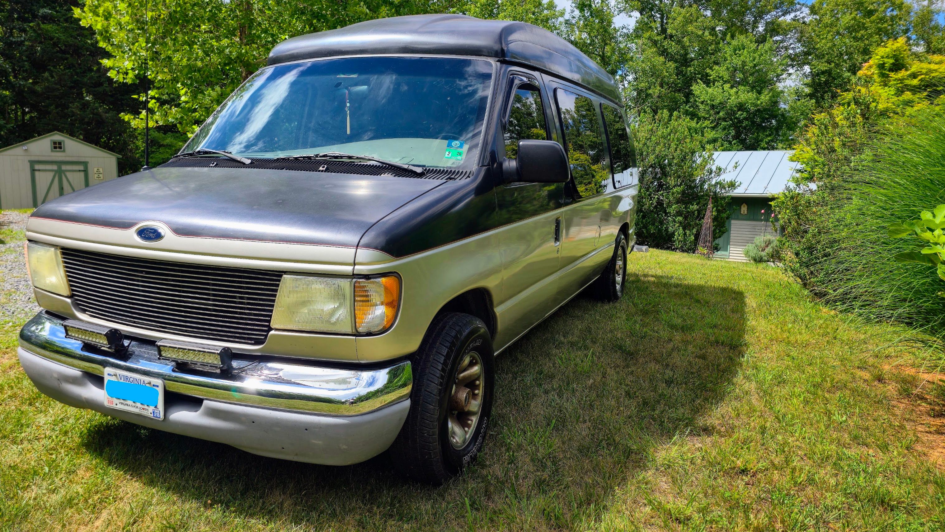 Used 2002 Ford E-150 and Econoline 150 RWD image 1