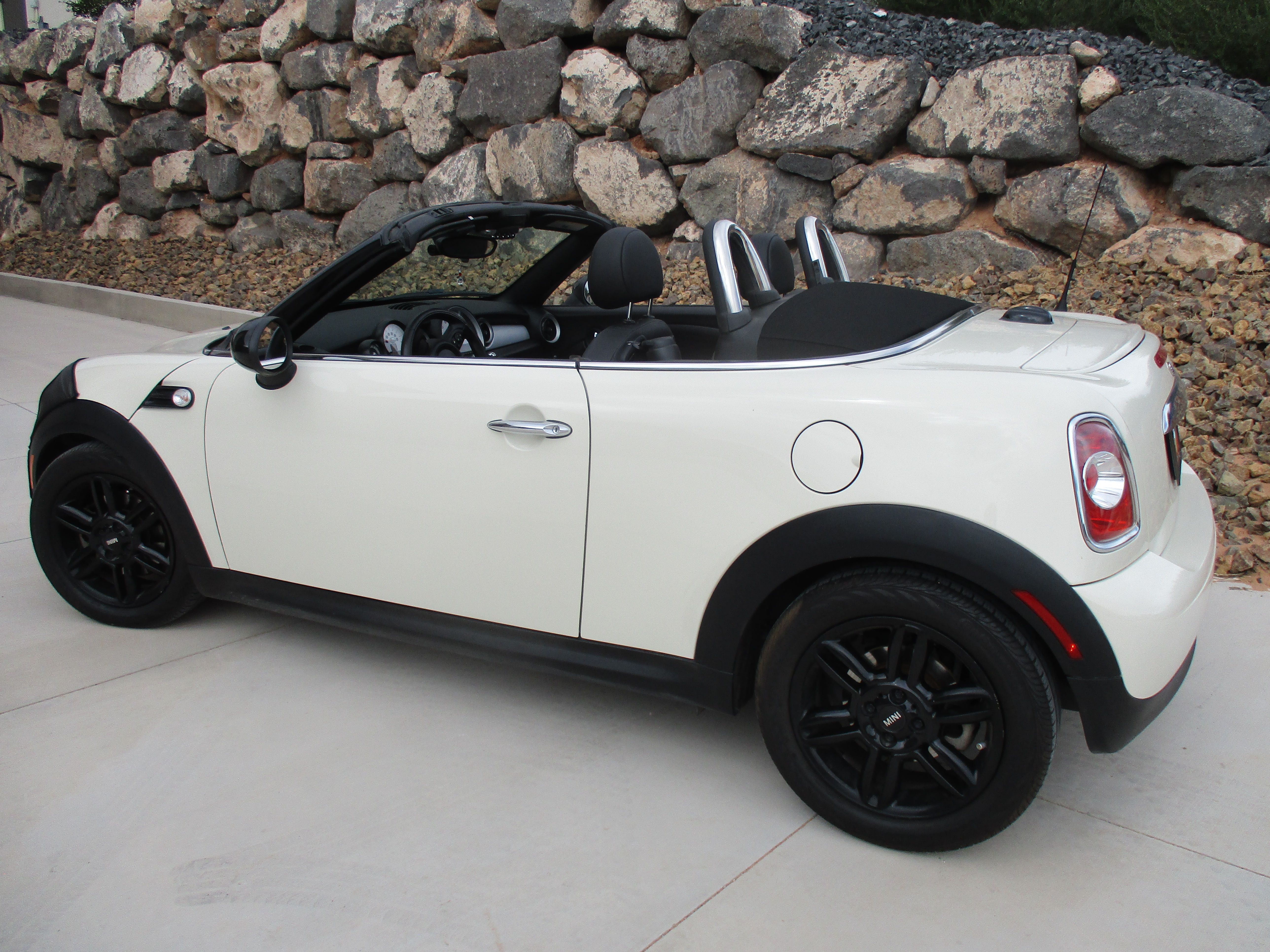 Used 2013 MINI Cooper Roadster FWD image 2