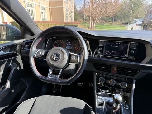 Used 2021 Volkswagen Jetta GLI image 21