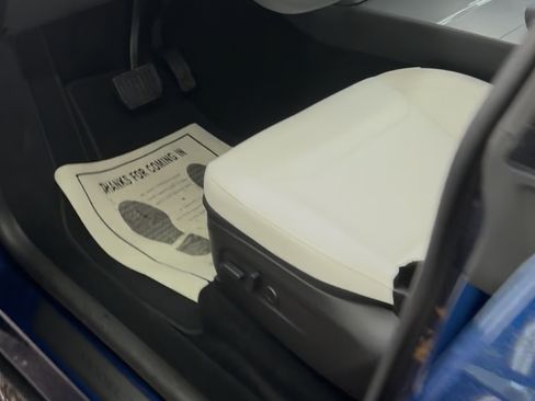 Used 2026 Tesla Model Y Long Range image 4