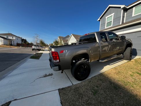 Used 2012 GMC Sierra 1500 SLE w/ Power Tech Package image 8