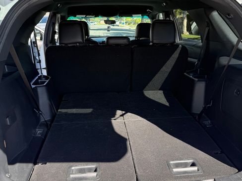 Used 2016 Ford Explorer XLT image 13