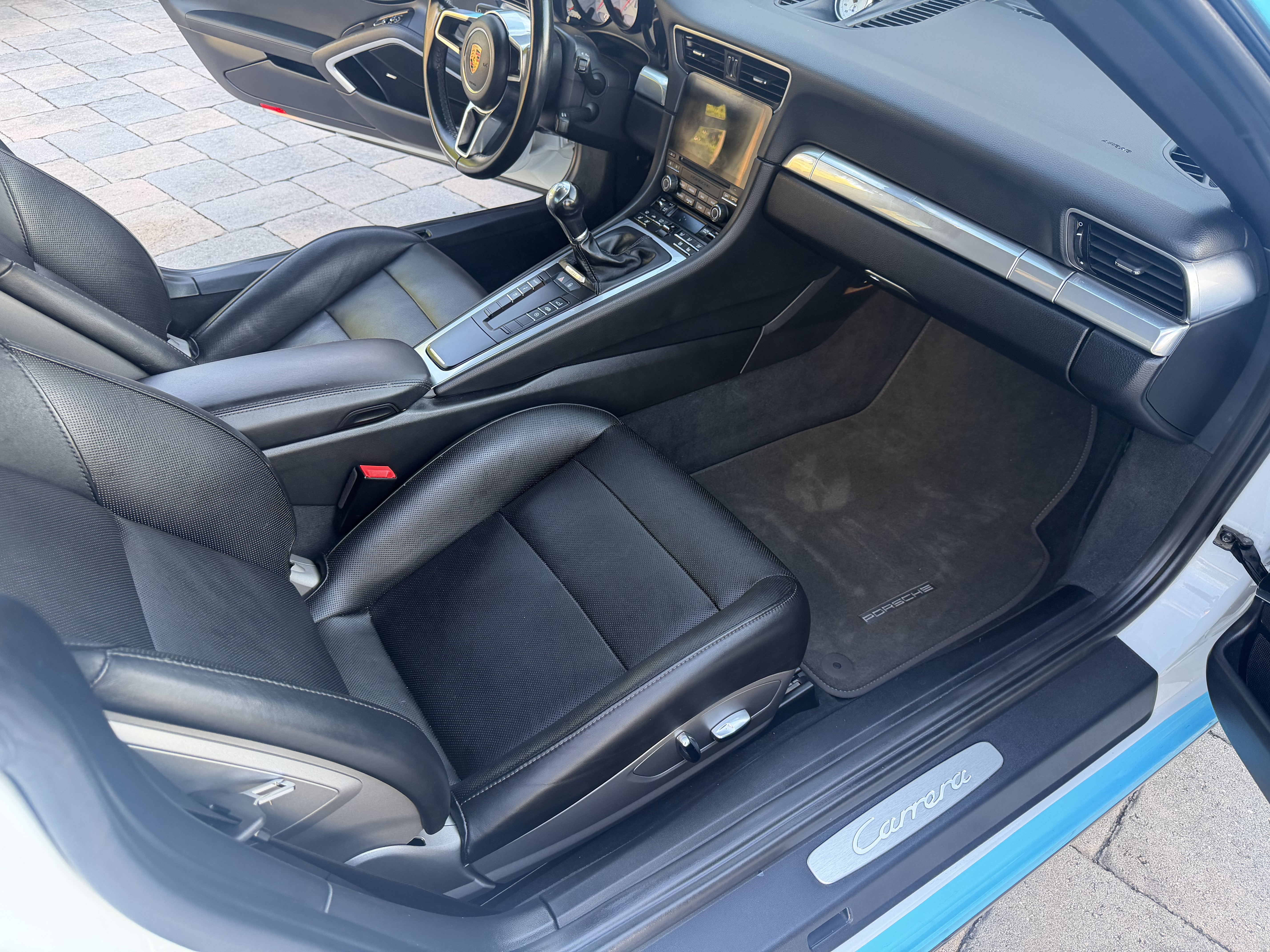 Used 2017 Porsche 911 Carrera RWD image 19