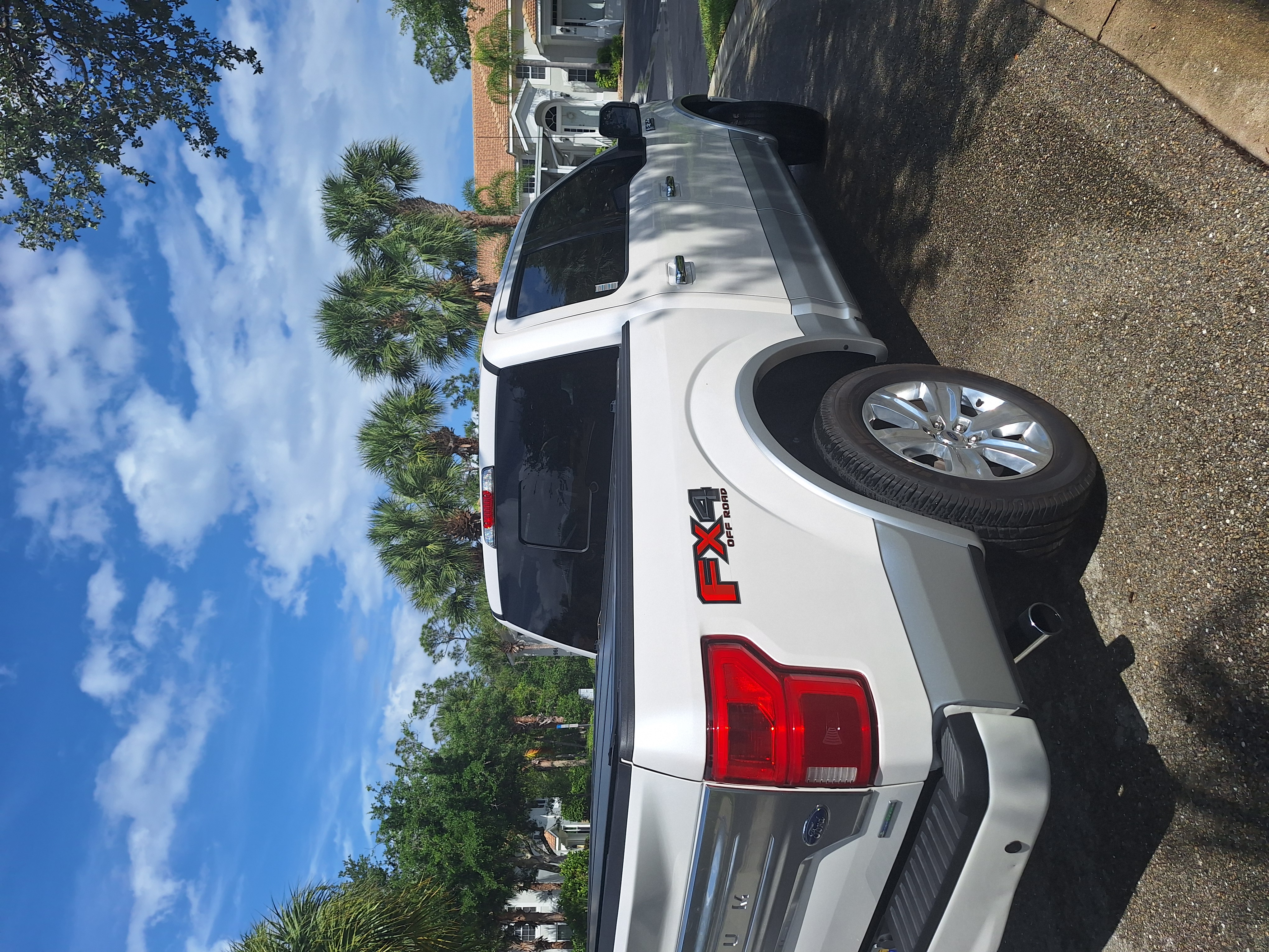 Used 2019 Ford F150 Platinum w/ Equipment Group 701A Luxury AWD/4WD image 14