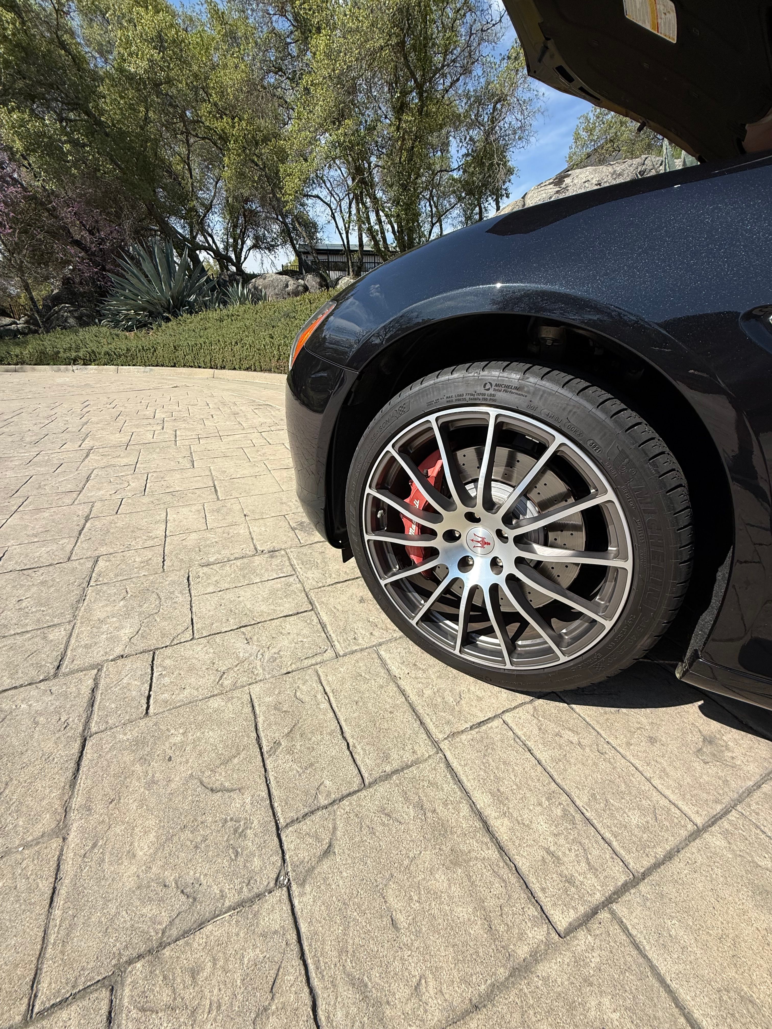 Used 2015 Maserati Quattroporte GTS RWD image 9