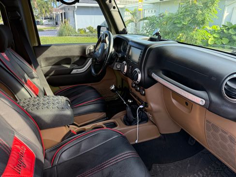 Used 2013 Jeep Wrangler Unlimited Sahara w/ Mopar Chrome Edition Group image 8