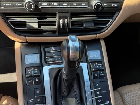 Used 2019 Porsche Macan Sport Edition image 22