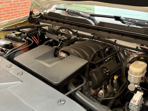 Used 2017 Chevrolet Silverado 1500 Custom w/ Custom Convenience Package image 5