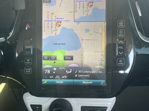 Used 2018 Toyota Prius Four Touring image 10