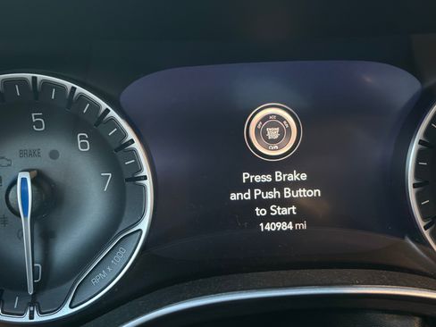 Used 2020 Chrysler Pacifica Touring-L Plus w/ Tire & Wheel Group image 5