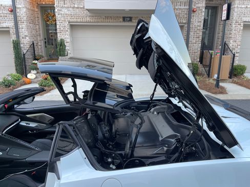 Used 2021 Chevrolet Corvette Stingray Premium Conv w/ Z51 Performance Package image 6