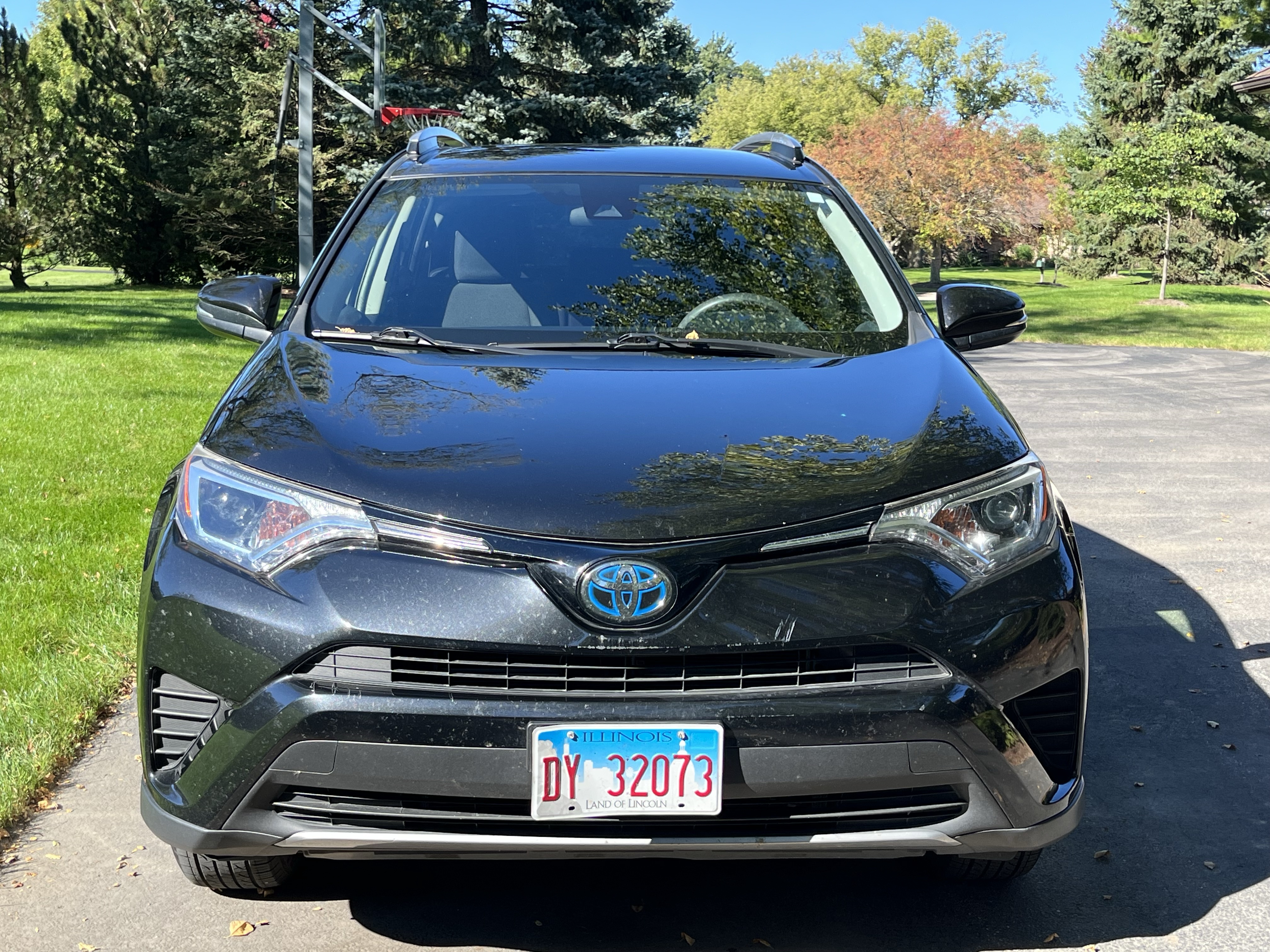 Used 2018 Toyota RAV4 LE AWD/4WD image 4