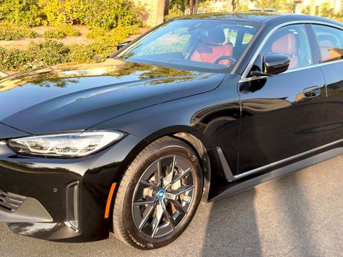 Used 2023 BMW i4 eDrive40 image 6