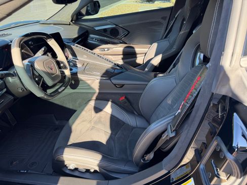 Used 2023 Chevrolet Corvette Z06 w/ Stealth Interior Trim Package RWD image 16