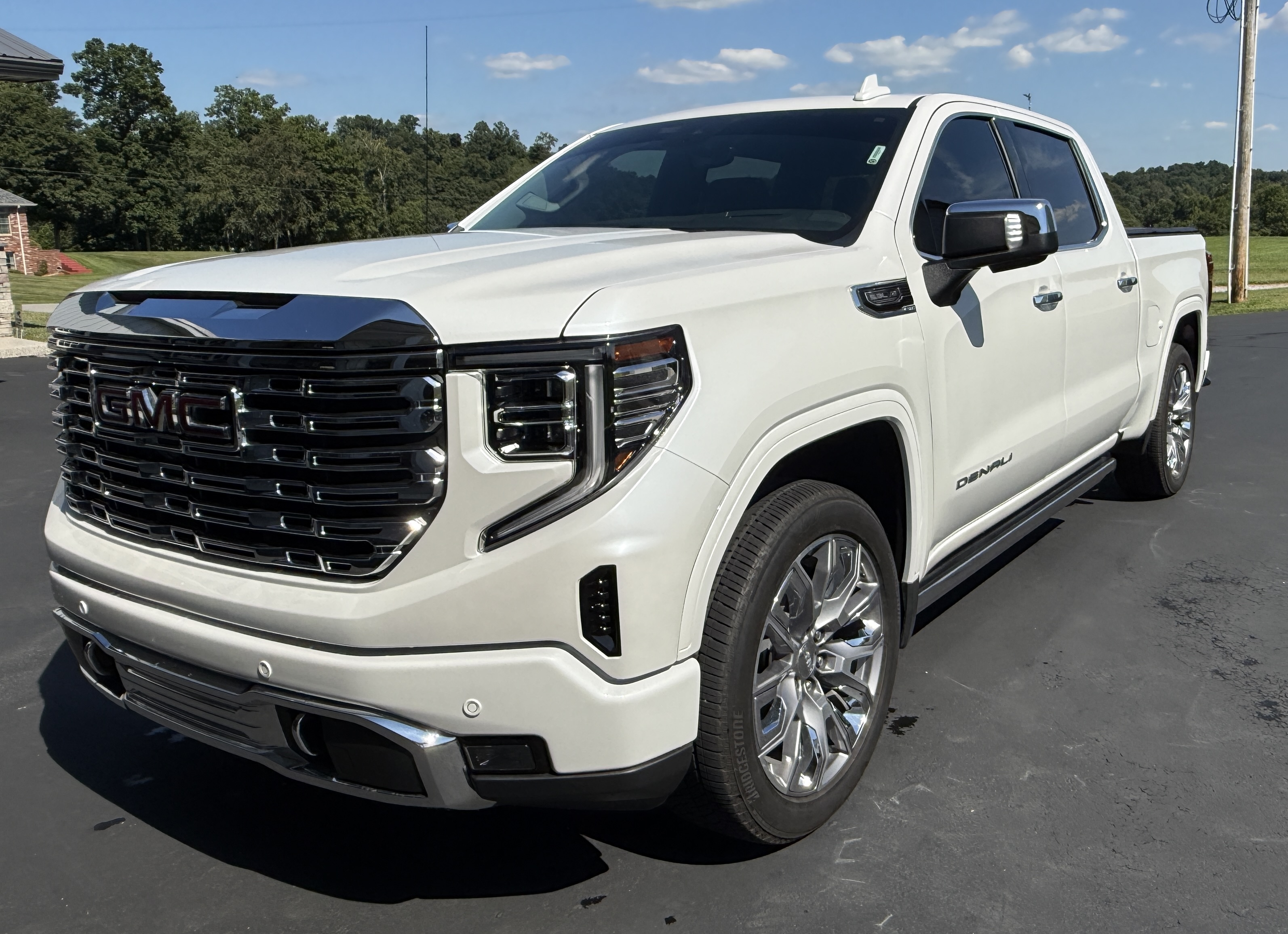Used 2024 GMC Sierra 1500 Denali w/ Denali Reserve Package AWD/4WD image 1