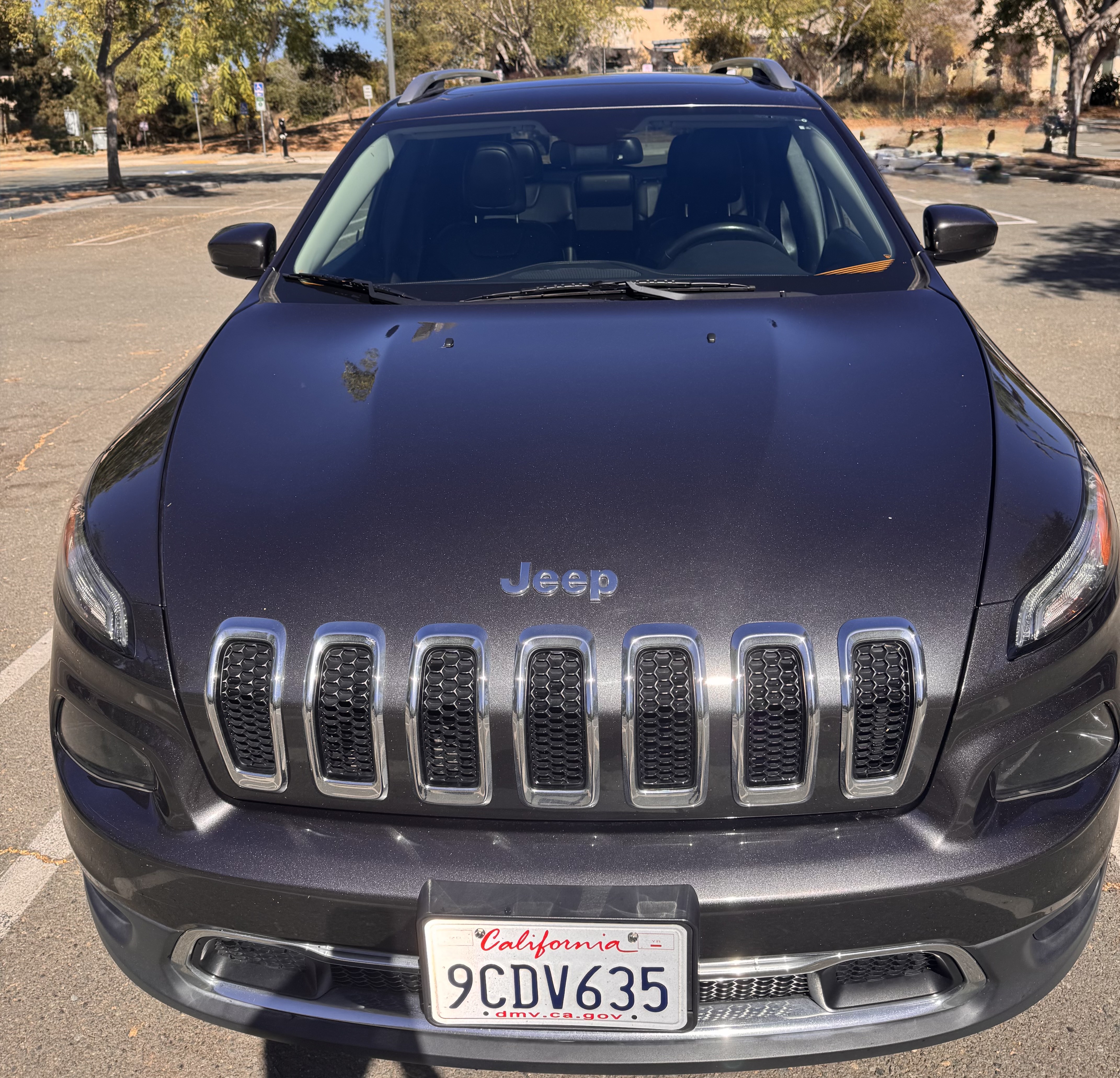 Used 2016 Jeep Cherokee Limited w/ Luxury Group AWD/4WD image 2