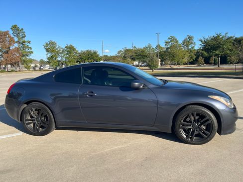 Used 2010 INFINITI G37 x Coupe w/ Premium Pkg image 11
