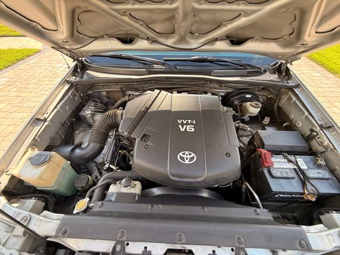 Used 2010 Toyota Tacoma PreRunner RWD image 19