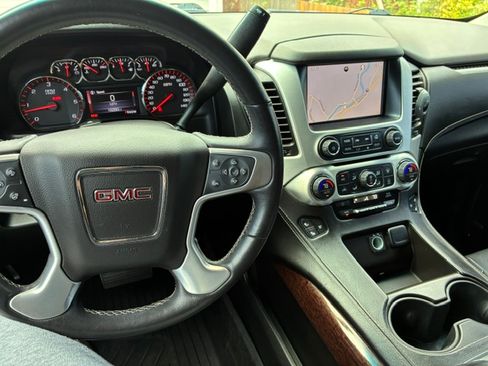 Used 2015 GMC Yukon XL SLT w/ Open Road Package AWD/4WD image 4