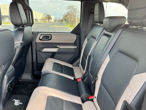 Used 2023 Ford Bronco Wildtrak image 11