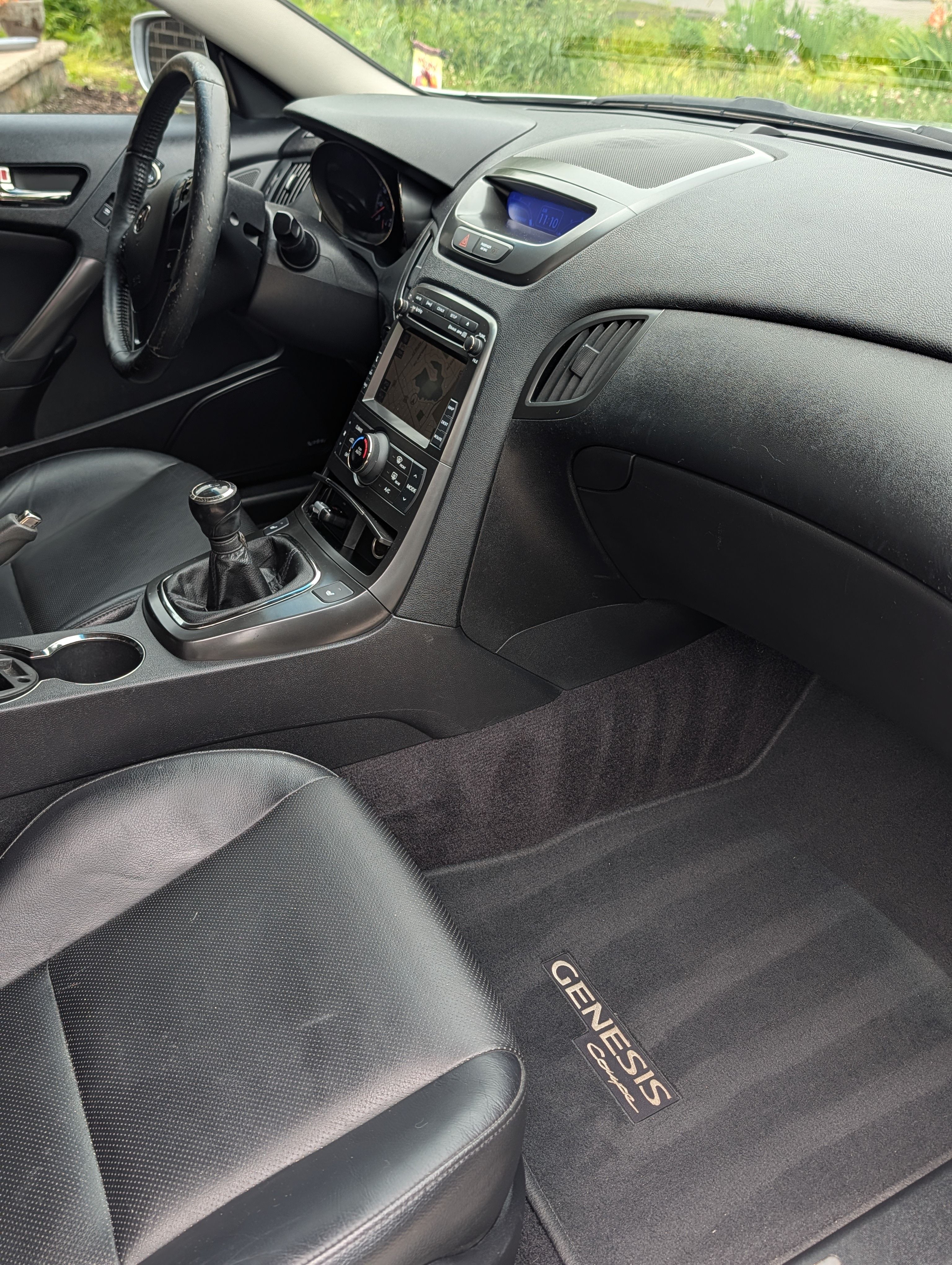 Used 2012 Hyundai Genesis 3.8 RWD image 10