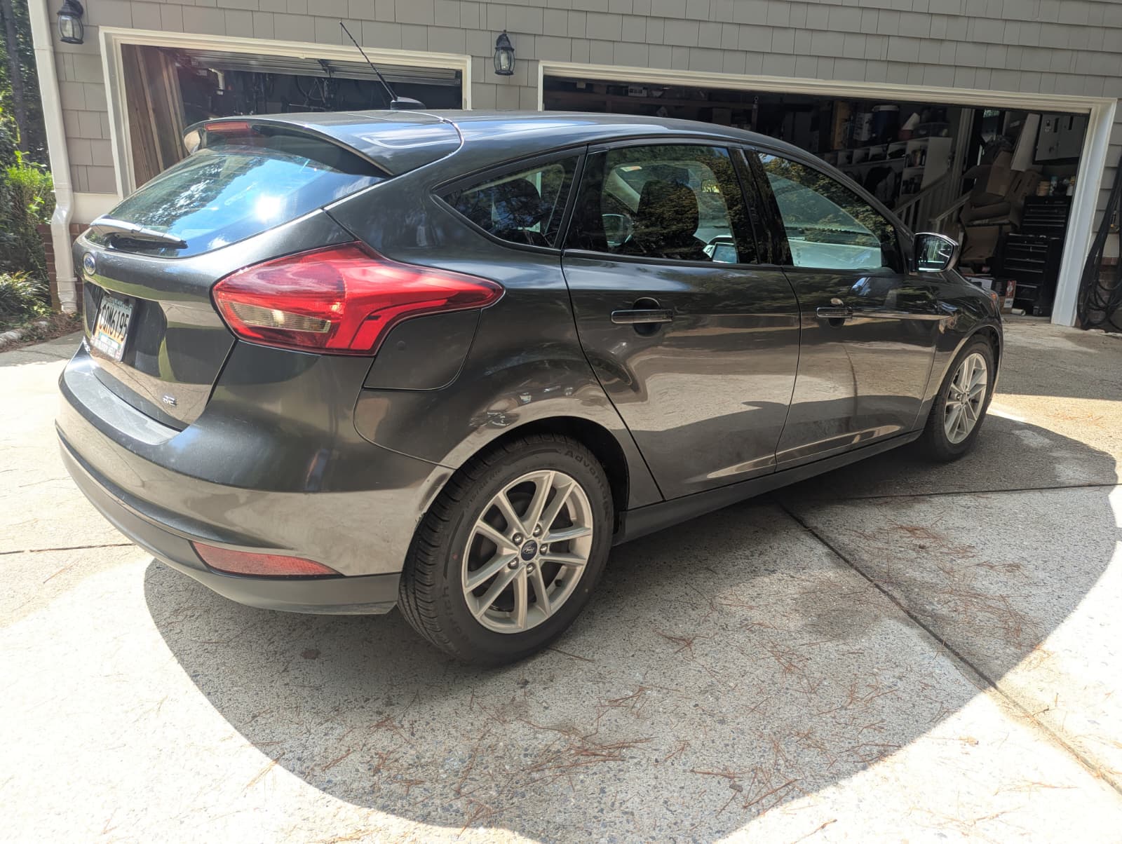 Used 2018 Ford Focus SE FWD image 9