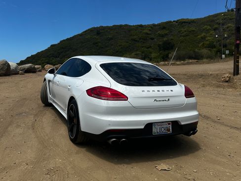 Used 2015 Porsche Panamera S w/ Premium Package RWD image 4