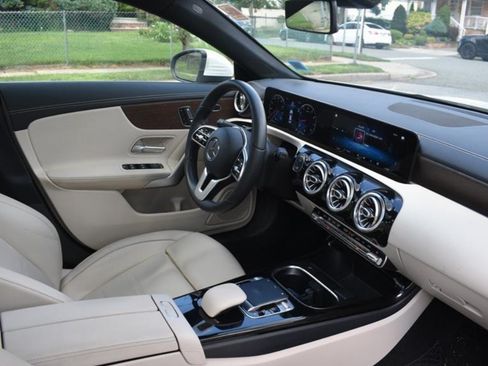 Used 2020 Mercedes-Benz CLA 250 4MATIC w/ Premium Package image 5