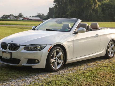 Used 2012 BMW 335i Convertible RWD image 8