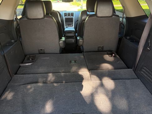 Used 2011 GMC Acadia SLT FWD image 10
