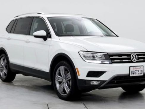 Used 2021 Volkswagen Tiguan SEL FWD image 1