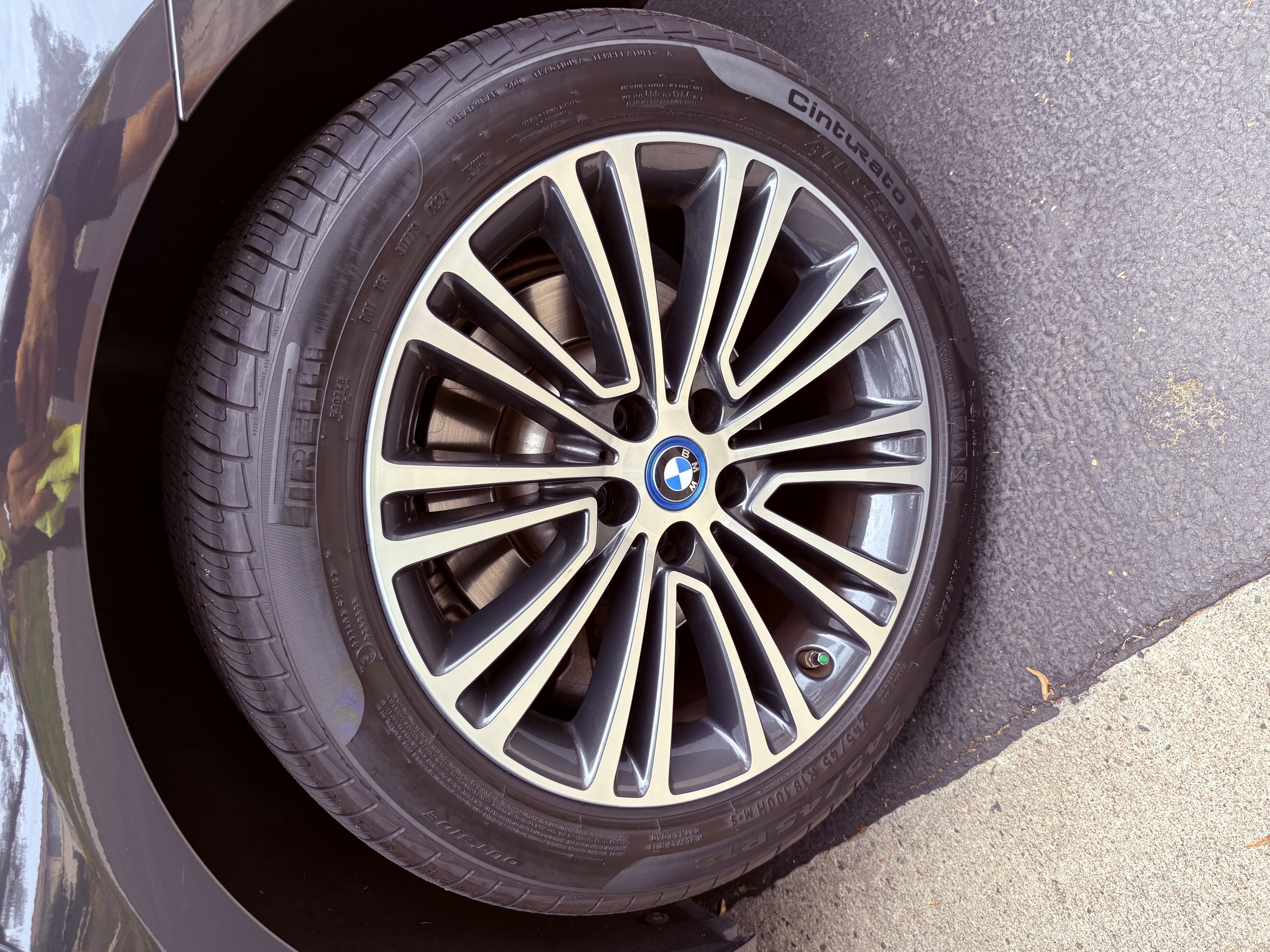 Used 2019 BMW 530e w/ Convenience Package RWD image 19