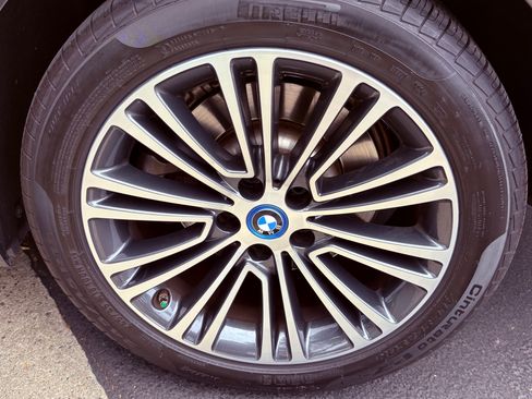 Used 2019 BMW 530e w/ Convenience Package RWD image 19