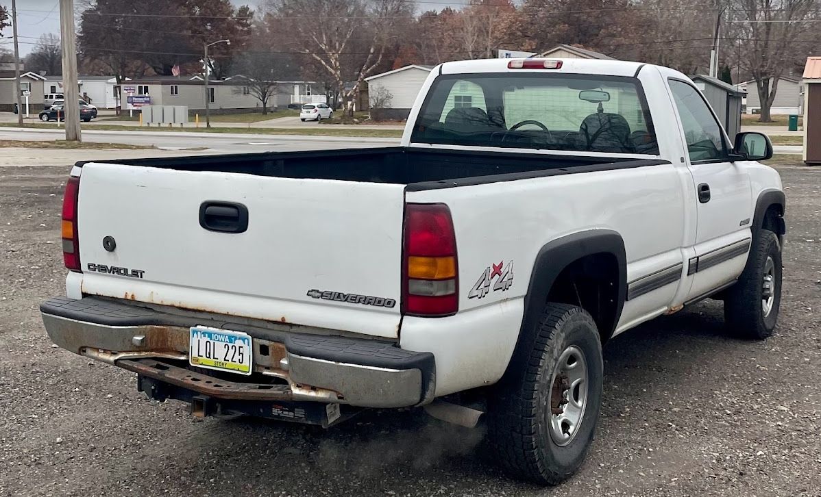 Used 1999 Chevrolet Silverado 2500 LS w/ Snow Plow Prep Pkg AWD/4WD image 6
