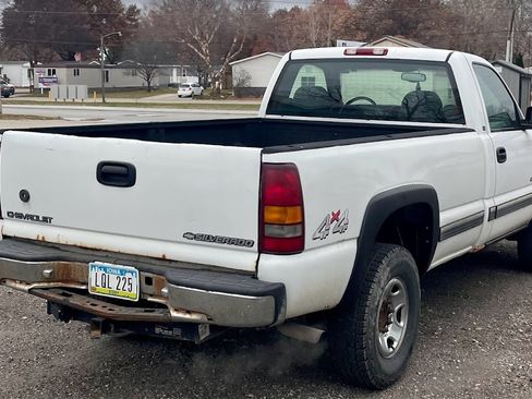 Used 1999 Chevrolet Silverado 2500 LS w/ Snow Plow Prep Pkg image 6