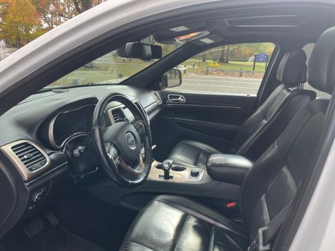 Used 2014 Jeep Grand Cherokee Limited image 18