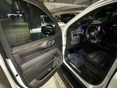 Used 2023 Chevrolet Suburban LT image 18