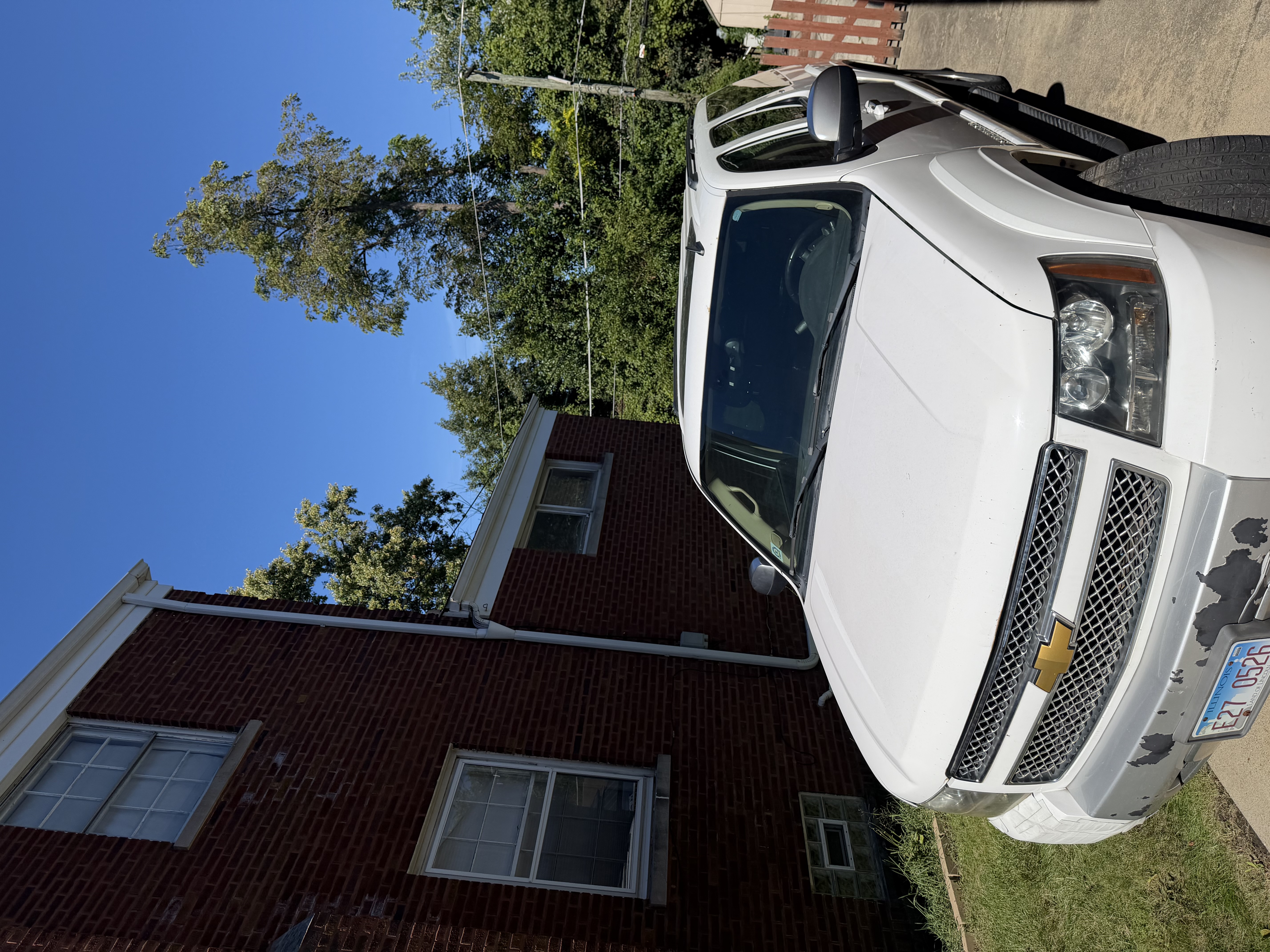 Used 2007 Chevrolet Suburban LT w/ LT Preferred Equipment Group AWD/4WD image 1