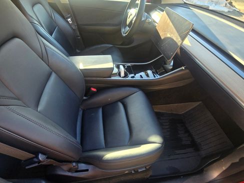 Used 2021 Tesla Model Y Long Range image 13