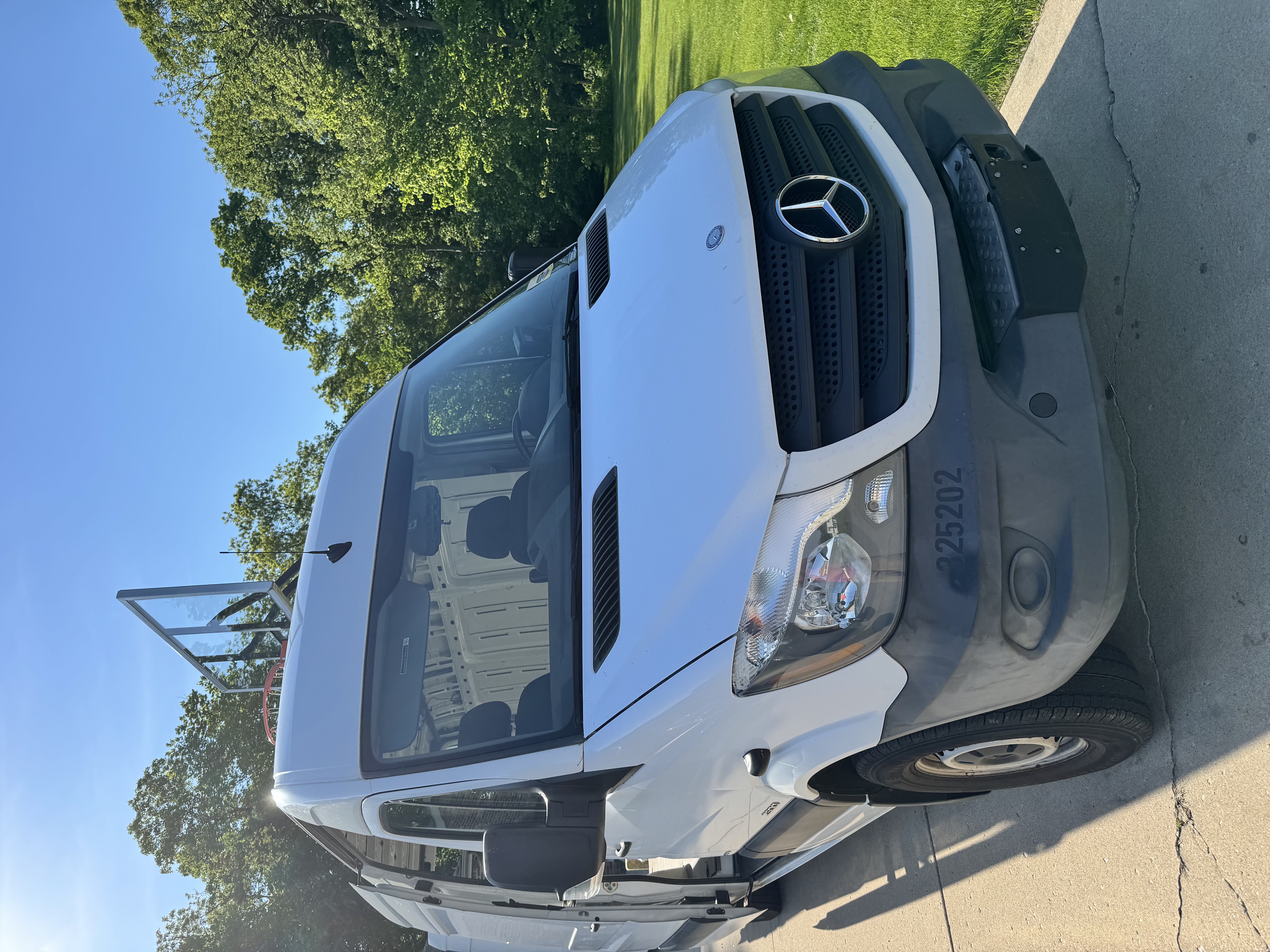 Used 2015 Mercedes-Benz Sprinter 2500 image 10