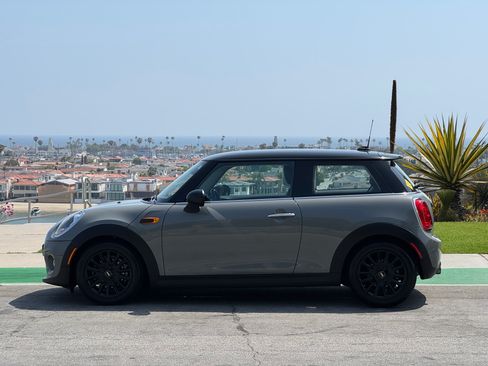 Used 2016 MINI Cooper 2-Door Hardtop FWD image 6