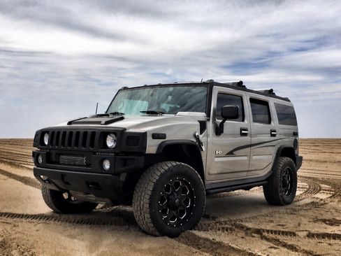 Used 2005 HUMMER H2 w/ Preferred Equipment Group image 1