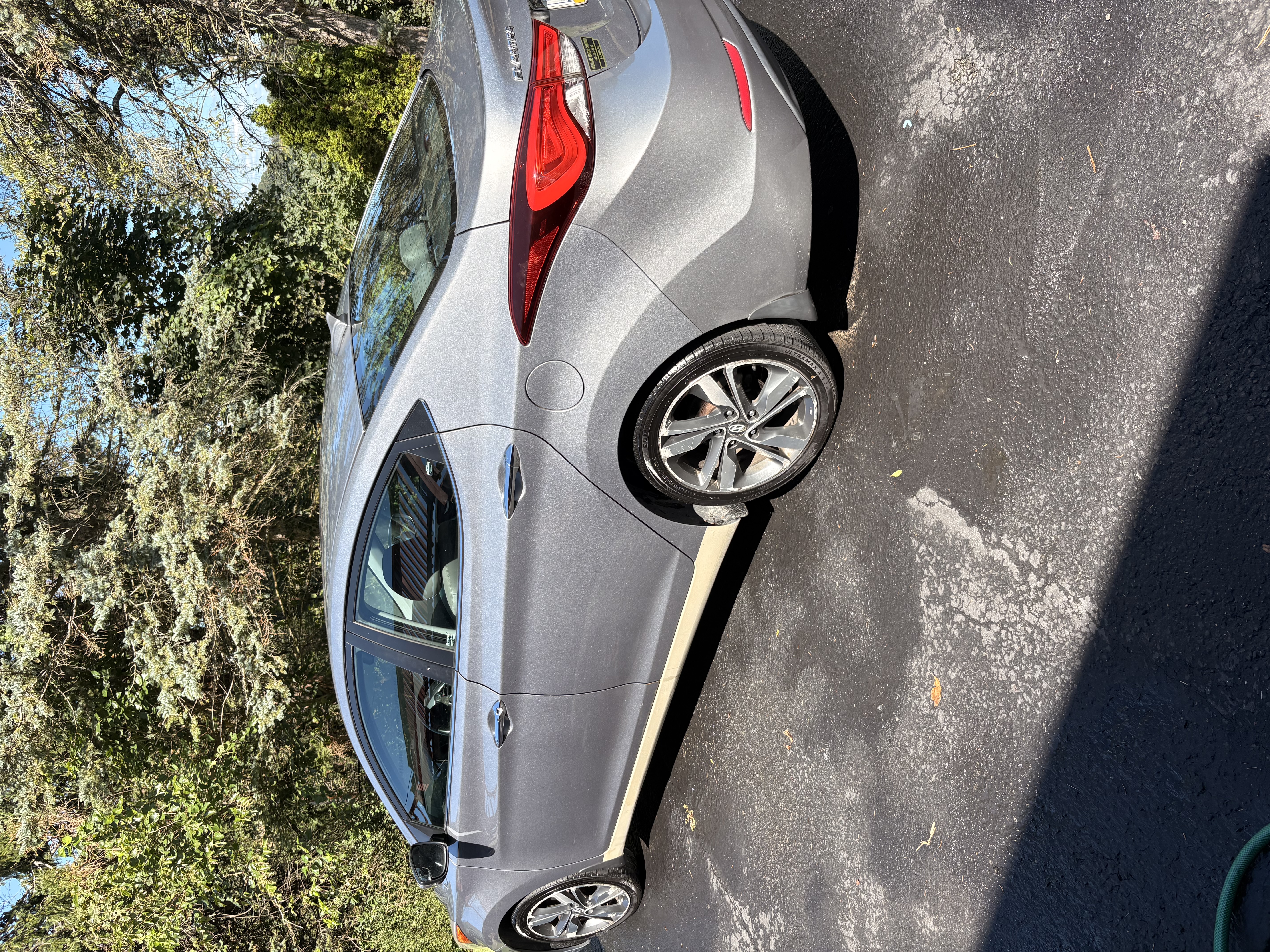 Used 2014 Hyundai Elantra Limited w/ Option Group 03 FWD image 1