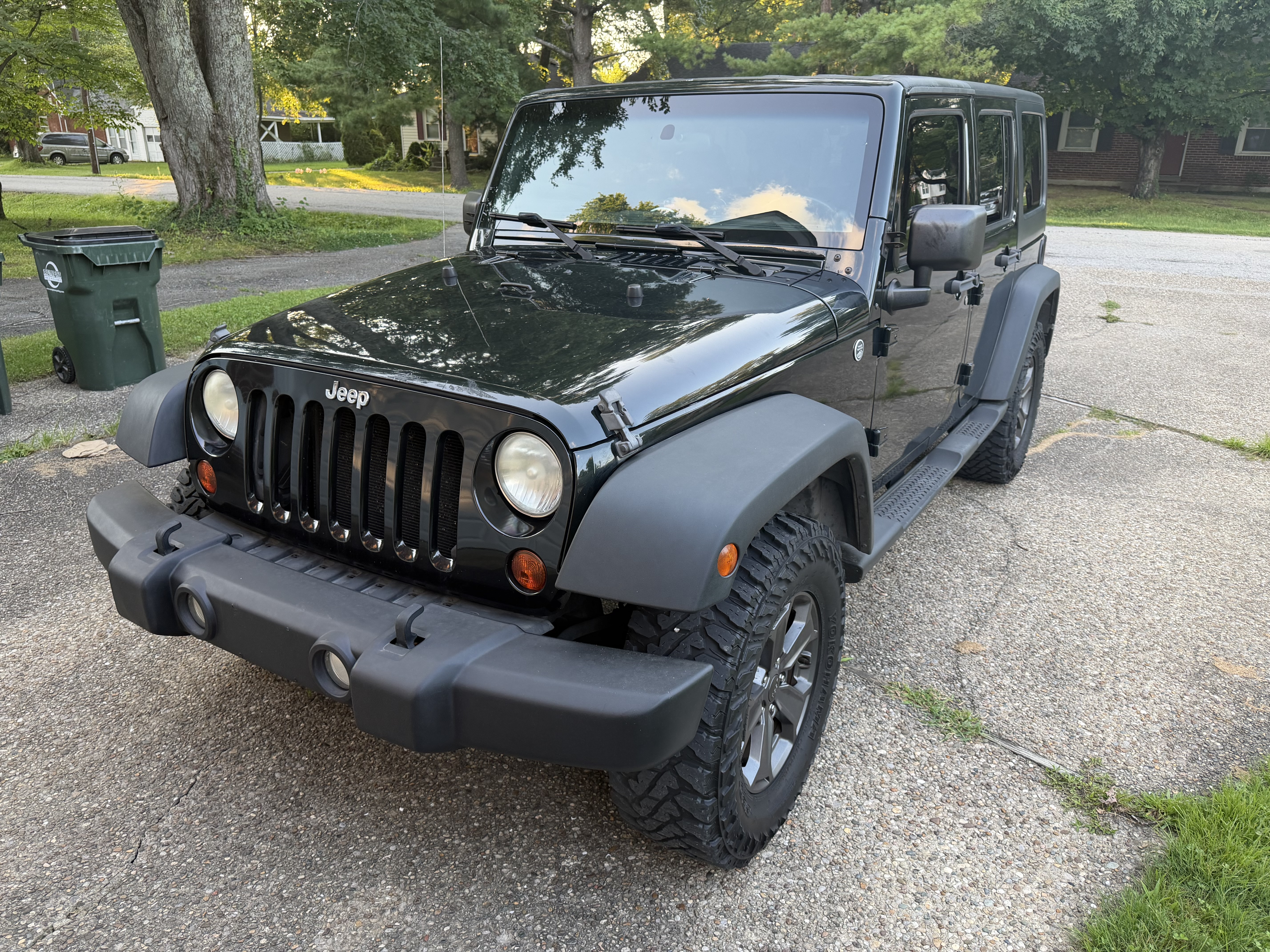 Used 2012 Jeep Wrangler Unlimited Sport w/ PWR Convenience Group AWD/4WD image 4