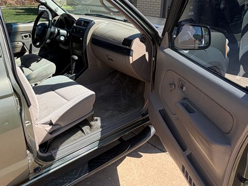Used 2003 Nissan Frontier XE RWD image 9