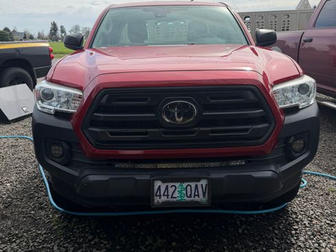 Used 2018 Toyota Tacoma SR RWD image 2