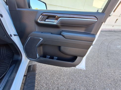 Used 2024 GMC Sierra 1500 Elevation image 18