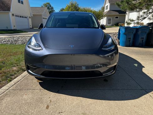 Used 2021 Tesla Model Y Long Range image 4
